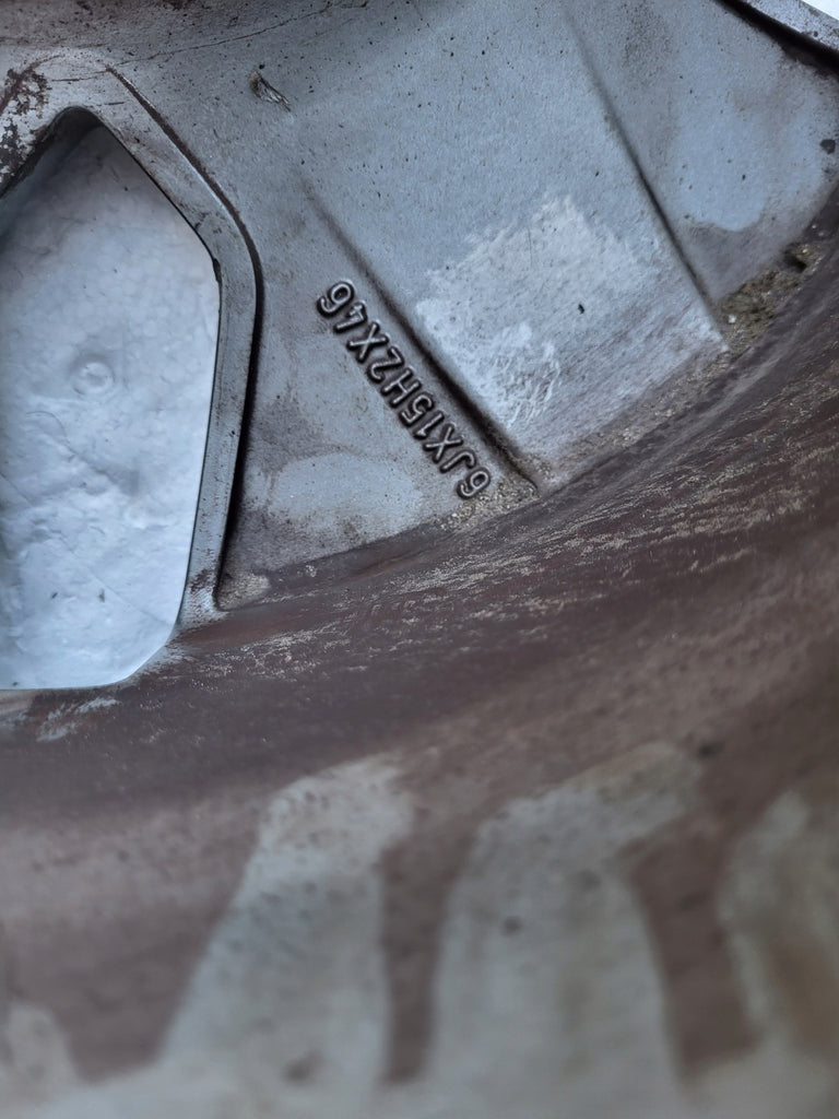 1x Alufelge 15 Zoll 6.0" 5x108 46ET Matt Silber 31255812 Volvo Rim Wheel FEL8461485858dm