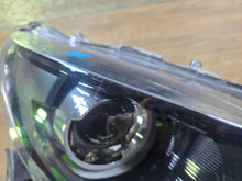 Laden Sie das Bild in den Galerie-Viewer, Frontscheinwerfer Toyota Yaris Rechts Scheinwerfer Headlight SCH3817933784qs