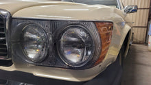 Laden Sie das Bild in den Galerie-Viewer, Frontscheinwerfer Mercedes-Benz R107 1305523033 Links Scheinwerfer Headlight SCH6049768815ns