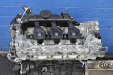 Load image into Gallery viewer, Motor Renault Trafic III M9R692 2.0 DCI 150PS 84kW 240TKm 2011 Diesel Unkomplett