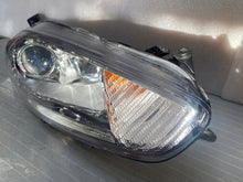 Laden Sie das Bild in den Galerie-Viewer, Frontscheinwerfer Ford Fiesta I 12-C1BB-13W029-CG- PAW1025 Rechts Headlight SCH7184825479er