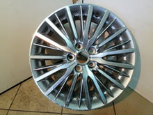 Load image into Gallery viewer, 1x Alufelge 18 Zoll 7.0" 5x114.3 38ET Mitsubishi Outlander Rim Wheel FEL4938015515dl
