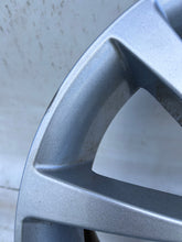 Laden Sie das Bild in den Galerie-Viewer, 1x Alufelge 15 Zoll 6.0&quot; 4x100 48ET Silber K7400ADE05 Hyundai I10 Rim Wheel