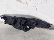 Load image into Gallery viewer, Frontscheinwerfer Toyota 4 Yaris CQA841 Rechts Scheinwerfer Headlight SCH8742785049oi