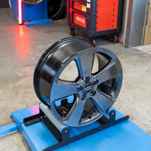 Laden Sie das Bild in den Galerie-Viewer, 4x Alufelge 17 Zoll 7.5" 5x112 51ET Glanz Silber 8V0601025BK Audi Rim Wheel FEL6081158282wn
