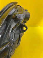 Laden Sie das Bild in den Galerie-Viewer, Frontscheinwerfer VW Transporter 7L1941035E LED Links Scheinwerfer Headlight SCH3295129068os