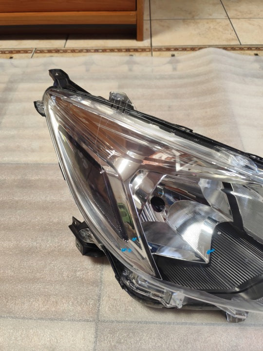 Frontscheinwerfer Mitsubishi Space W Star 8301D446 Rechts Scheinwerfer Headlight SCH3778926929yj