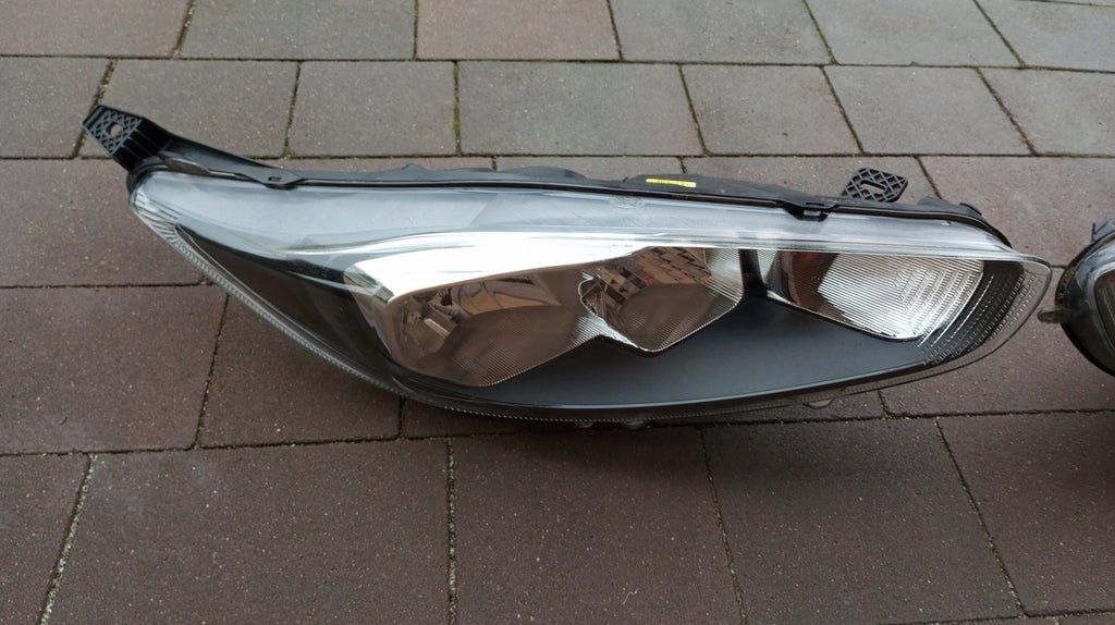 Frontscheinwerfer Ford Fiesta I C1BB-13W029-AE C1BB-13W030-AE Ein Satz Headlight SCH2059775924dy