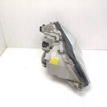 Laden Sie das Bild in den Galerie-Viewer, Frontscheinwerfer Mercedes-Benz W203 A2038200161 Links Scheinwerfer Headlight SCH2688600706yl