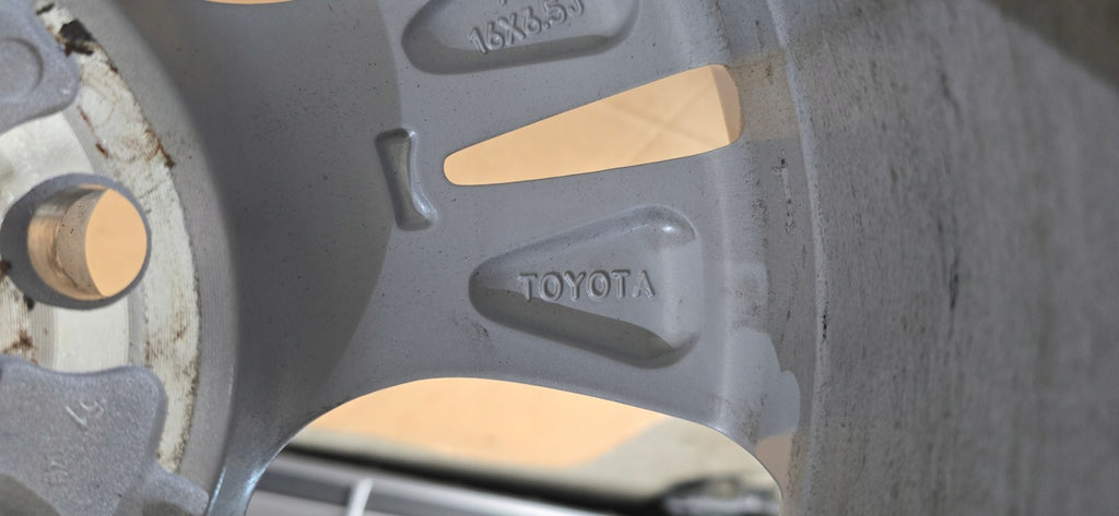 1x Alufelge 16 Zoll 6.5" 5x114.3 45ET PW457-0D006 Toyota Yaris Cross Rim Wheel FEL3642562577rk