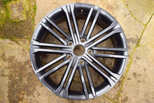 Load image into Gallery viewer, 1x Alufelge 17 Zoll 7.0&quot; 5x112 49ET Glanz Grau 5F0601025S Seat Leon Rim Wheel