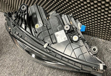 Laden Sie das Bild in den Galerie-Viewer, Frontscheinwerfer Mercedes-Benz W206 A2069068003 Rechts Scheinwerfer Headlight SCH7977830906yn