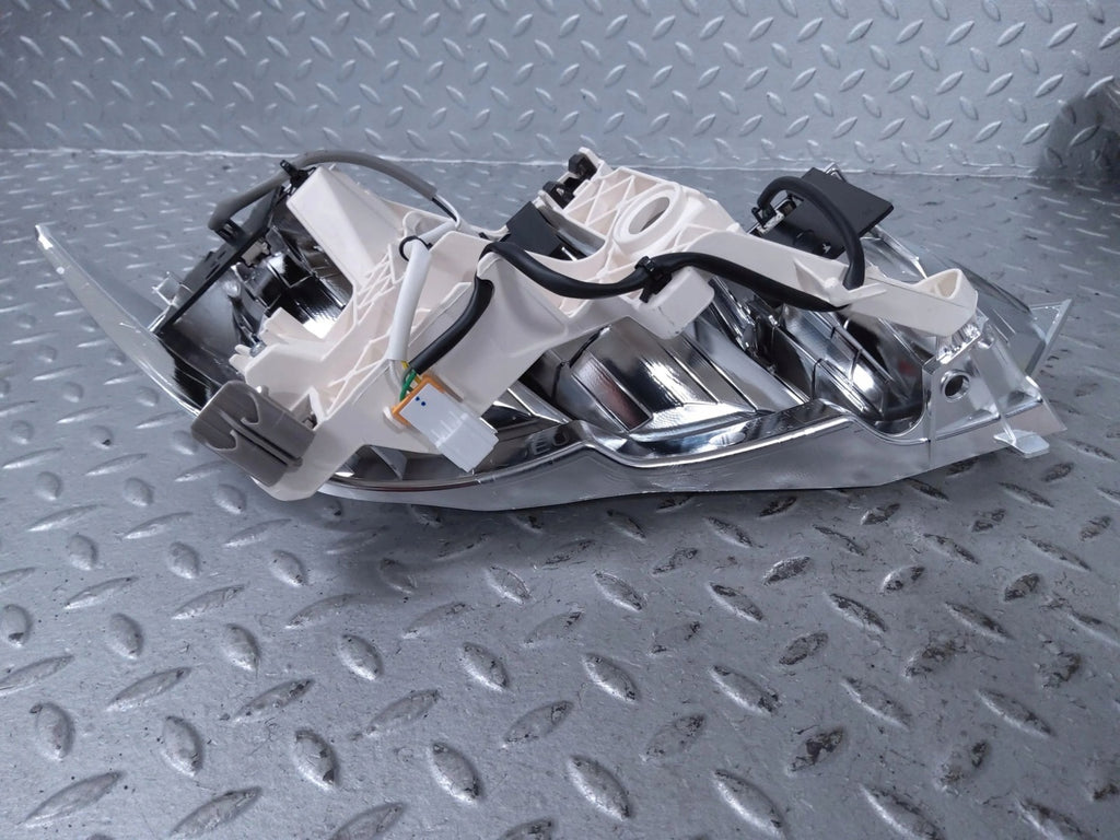Frontscheinwerfer Toyota Yaris 81106K0080 Links Scheinwerfer Headlight SCH8443019504gx