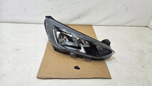 Laden Sie das Bild in den Galerie-Viewer, Frontscheinwerfer Ford Focus JX7B13W029CE Rechts Scheinwerfer Headlight