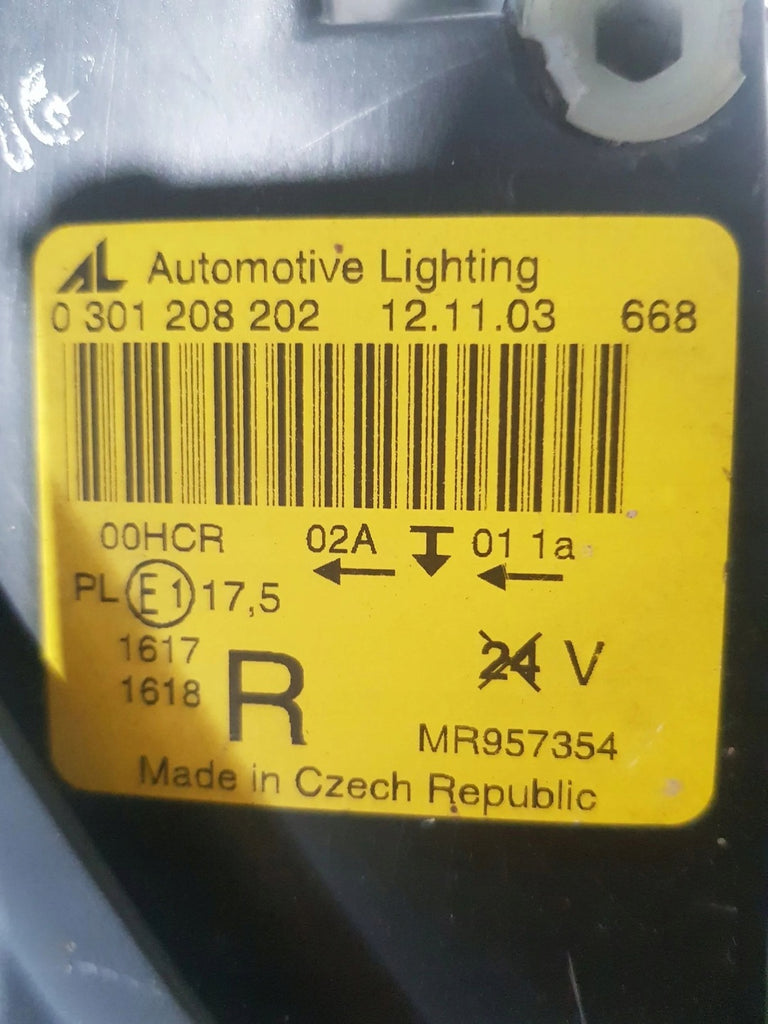 Frontscheinwerfer Mitsubishi Colt MR957354 0301208202 Rechts Headlight