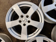 Laden Sie das Bild in den Galerie-Viewer, 4x Alufelge 17 Zoll 7.0" 5x114.3 48ET Glanz Silber KBA49295 Hyundai I Z 4 FEL6735518517rw