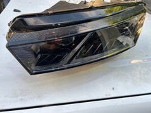 Laden Sie das Bild in den Galerie-Viewer, Frontscheinwerfer Skoda Octavia IV 5E4941015A LED Links Scheinwerfer Headlight SCH7312105282qo