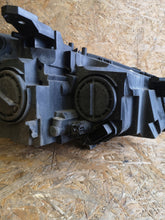 Laden Sie das Bild in den Galerie-Viewer, Frontscheinwerfer Mercedes-Benz Cla A1178200361 Ein Stück (Rechts oder Links) SCH2161335424lj