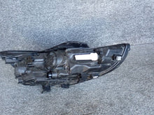 Load image into Gallery viewer, Frontscheinwerfer Hyundai I30 III L00900214Y1 Links Scheinwerfer Headlight