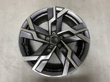 Laden Sie das Bild in den Galerie-Viewer, 1x Alufelge 19 Zoll 8.0&quot; 5x112 45ET 57A601025AE 57A601025AF Skoda Karoq