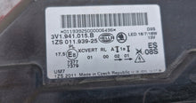 Laden Sie das Bild in den Galerie-Viewer, Frontscheinwerfer Skoda Superb III 3V1941015B Xenon Links Scheinwerfer Headlight SCH6139704296fh
