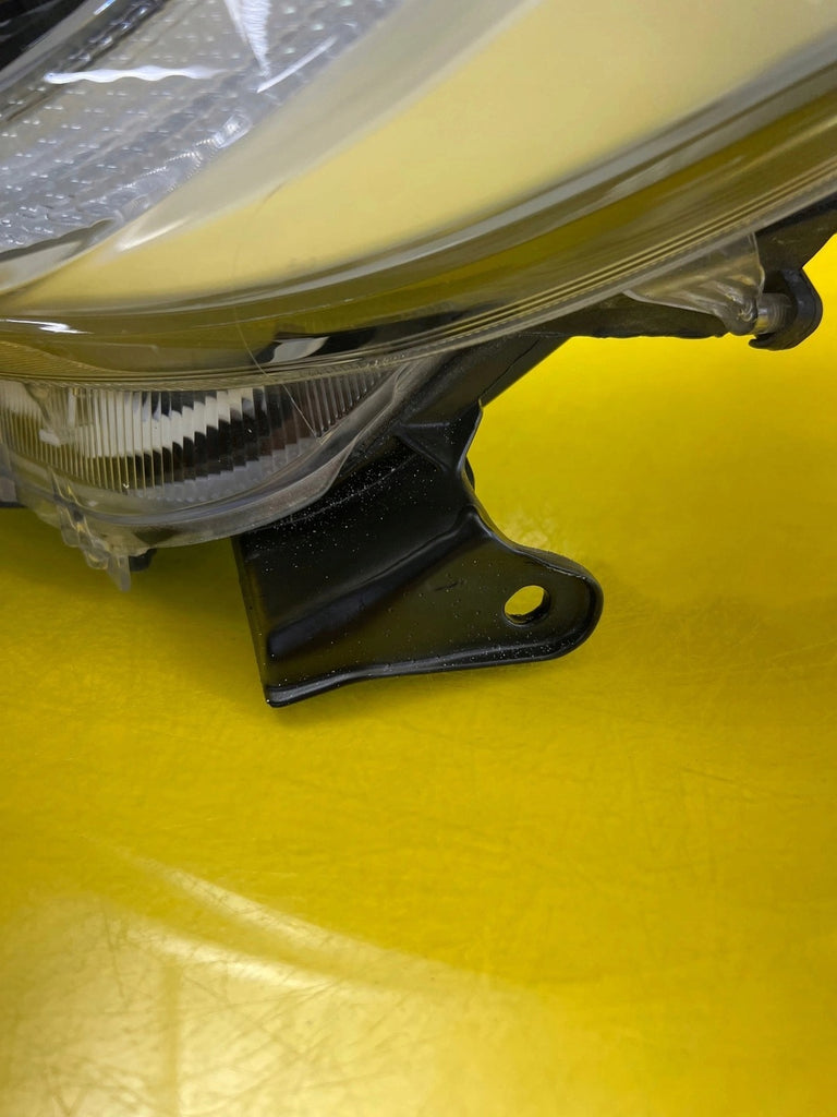 Frontscheinwerfer Toyota 4 Yaris LED FALSE Scheinwerfer Headlight SCH6805304563xi