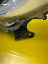 Laden Sie das Bild in den Galerie-Viewer, Frontscheinwerfer Toyota 4 Yaris LED FALSE Scheinwerfer Headlight SCH6805304563xi