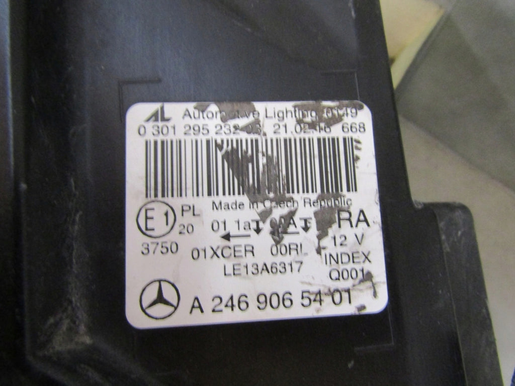 Frontscheinwerfer Mercedes-Benz W246 A2469065401 LED Rechts Headlight SCH3004988289iz