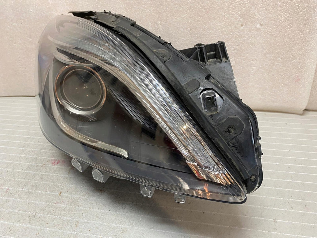 Frontscheinwerfer Mercedes-Benz W246 A2468207861 Xenon Rechts Headlight SCH6711005619eq