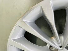 Laden Sie das Bild in den Galerie-Viewer, 1x Alufelge 18 Zoll 8.0" 5x112 30ET Glanz Silber 6863418 BMW G31 G30 Rim Wheel FEL7018324537xl