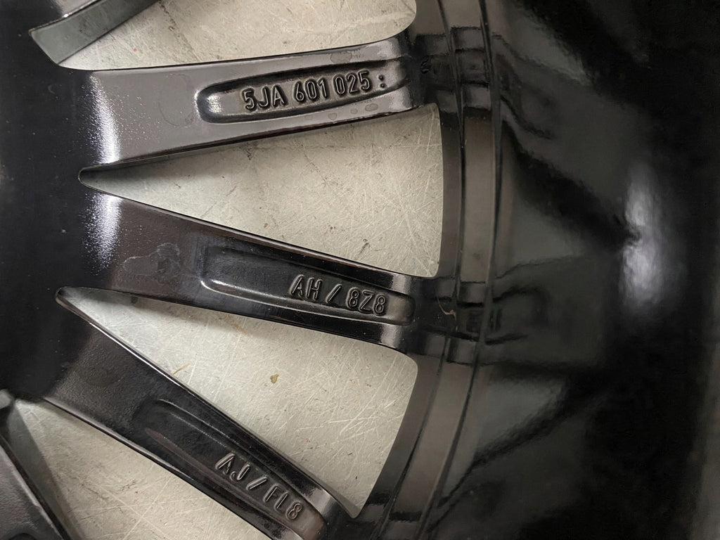 1x Alufelge 17 Zoll 7.0" 5x100 46ET 5JA601025AJ Skoda Fabia Iii Rim Wheel