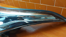 Laden Sie das Bild in den Galerie-Viewer, Frontscheinwerfer Toyota Chr C-Hr 81150-F4180-00 LED Links Headlight SCH6198552511hr
