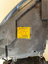 Load image into Gallery viewer, Frontscheinwerfer Volvo S40 II 30698886 30698885 Ein Satz Scheinwerfer Headlight SCH7372314022ev
