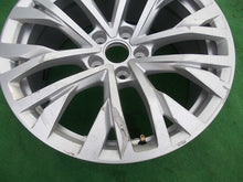 Load image into Gallery viewer, 1x Alufelge 18 Zoll 8.0" 5x112 25ET Glanz Silber 760601025H VW Touareg Rim Wheel FEL9013006823rs