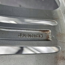Load image into Gallery viewer, 1x Alufelge 20 Zoll 8.5" 5x112 33ET Silber R0601025N Audi Q5 Rim Wheel FEL9943632680me