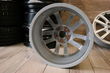 Laden Sie das Bild in den Galerie-Viewer, 4x Alufelge 17 Zoll 6.0" 5x112 48ET Glanz Silber 8V0601025DH Audi Super FEL3217108584xg