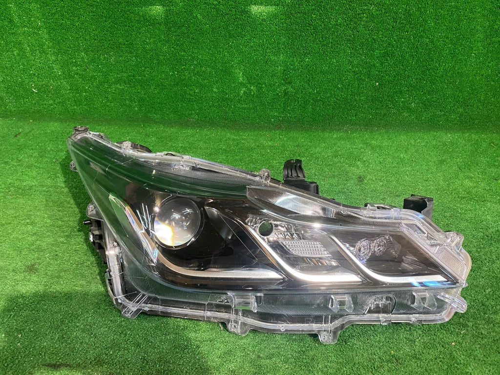 Frontscheinwerfer Toyota Corolla 81110-02T31-00 Rechts Scheinwerfer Headlight SCH6930938590zy