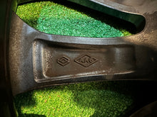 Load image into Gallery viewer, 1x Alufelge 16 Zoll 6.5" 5x114.3 44ET 403005287R Renault Zoe Rim Wheel FEL3063008141rv