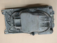 Laden Sie das Bild in den Galerie-Viewer, Frontscheinwerfer Mercedes-Benz W123 1305235039 Links Scheinwerfer Headlight