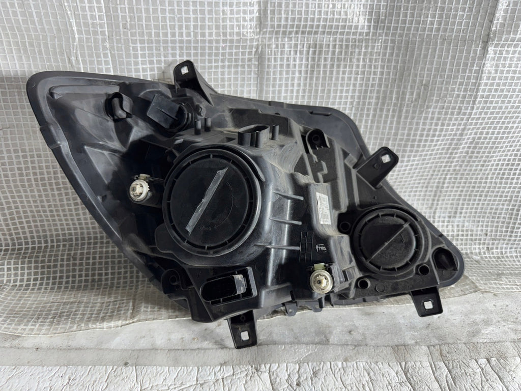 Frontscheinwerfer Mercedes-Benz Sprinter A9068205600 Links Headlight