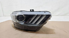 Laden Sie das Bild in den Galerie-Viewer, Frontscheinwerfer Ford VII FR3B-13005-B Rechts Scheinwerfer Headlight