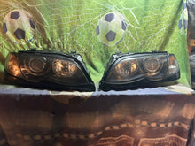 Load image into Gallery viewer, Frontscheinwerfer BMW E46 6910968 6910967 Xenon Ein Stück (Rechts oder Links)