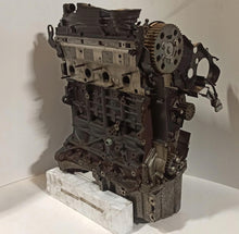 Laden Sie das Bild in den Galerie-Viewer, Motor Audi A5 A4 CAH 2.0 TDI 2010 Diesel Engine Unkomplett
