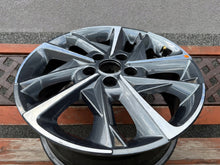 Load image into Gallery viewer, 1x Alufelge 17 Zoll 7.0&quot; 5x114.3 53ET Glanz Graphit 52910-G4700 Hyundai I30 Mg