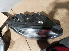 Laden Sie das Bild in den Galerie-Viewer, Frontscheinwerfer Ford W222 Rechts Scheinwerfer Headlight