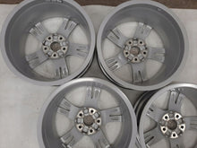 Laden Sie das Bild in den Galerie-Viewer, 4x Alufelge 17 Zoll 6.5" 5x112 43ET Glanz Silber 8V0601025DK Audi Rim Wheel FEL6709419927sw