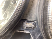 Laden Sie das Bild in den Galerie-Viewer, Frontscheinwerfer Mercedes-Benz W211 15436100 Links Scheinwerfer Headlight SCH3985477969vz