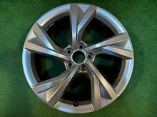 Laden Sie das Bild in den Galerie-Viewer, 1x Alufelge 18 Zoll 8.0" 5x112 40ET 8W0601025EJ Audi A4 B9 Rim Wheel FEL8909799728kl