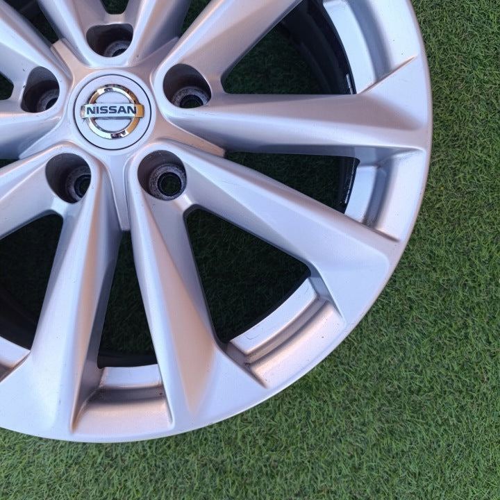 1x Alufelge 17 Zoll 7.0" 5x114.3 20ET 403004EA1B Nissan Qashqai I J11 Rim Wheel FEL9982629372em