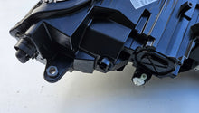 Laden Sie das Bild in den Galerie-Viewer, Frontscheinwerfer Skoda Enyaq 5LB941016A 5LB941015A Full LED Rechts oder Links